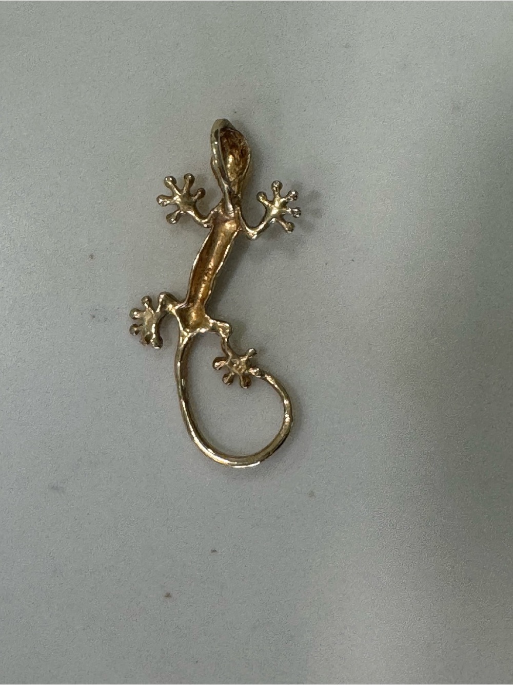 14K cute lizard charm!